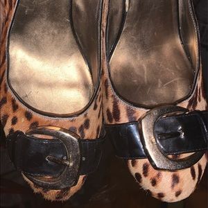 Nine West~ Leopard Print w/ Buckle SZ 12